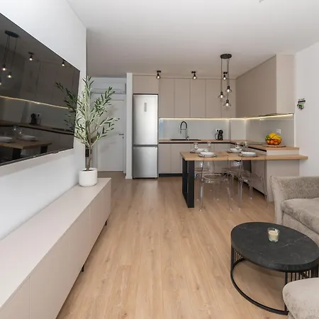 Vana With Sea View Apartman *
